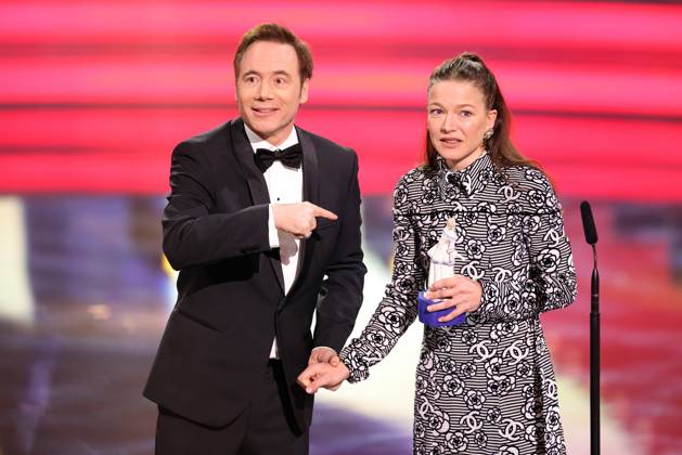 Bayerischer Filmpreis 2023 Hannah Herzsprung und Michael Bully Herbig. Verleihung des 45. Bayerischen Filmpreises 2023 am 19.01.2024 im Prinzregententheater in Münche. Bayern, Deutschland.