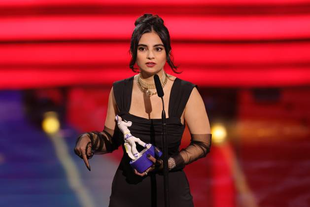 Bayerischer Filmpreis 2023 Bayan Layla bei der Dankesrede. Verleihung des 45. Bayerischen Filmpreises 2023 am 19.01.2024 im Prinzregententheater in Münche. Bayern, Deutschland.