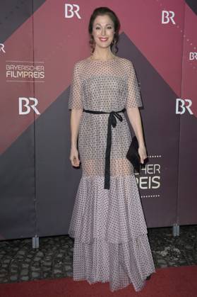 Julia Stinshoff bei der Verleihung des 45. Bayerischen Filmpreises 2023 im Prinzregententheater. München, 19.01.2024