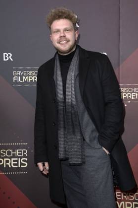 Johannes Berzl bei der Verleihung des 45. Bayerischen Filmpreises 2023 im Prinzregententheater. München, 19.01.2024