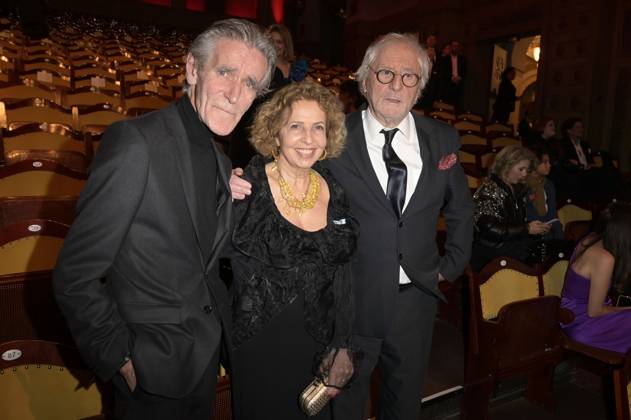 Bernd Schadewald, Michaela May und Günther Maria Halmer bei der Verleihung des 45. Bayerischen Filmpreises 2023 im Prinzregententheater. München, 19.01.2024