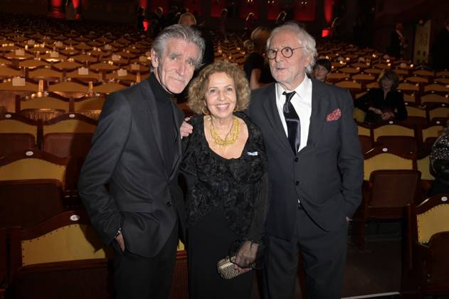 Bernd Schadewald, Michaela May und Günther Maria Halmer bei der Verleihung des 45. Bayerischen Filmpreises 2023 im Prinzregententheater. München, 19.01.2024