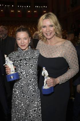 Hannah Herzsprung und Veronica Ferres bei der Verleihung des 45. Bayerischen Filmpreises 2023 im Prinzregententheater. München, 19.01.2024