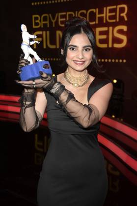 Bayan Layla bei der Verleihung des 45. Bayerischen Filmpreises 2023 im Prinzregententheater. München, 19.01.2024