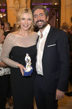 Veronica Ferres und David Dietl bei der Verleihung des 45. Bayerischen Filmpreises 2023 im Prinzregententheater. München, 19.01.2024