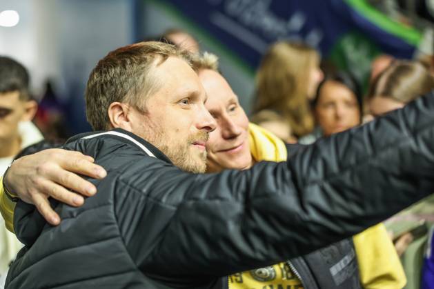 14.01.2024, Fussball, Saison 2023 2024,Hallenturnier in Gummersbach, Comedian Oliver Pocher gibt Autogramme. Gummersbach Schwalbe Arena Deutschland xRHR-FOTO TRx