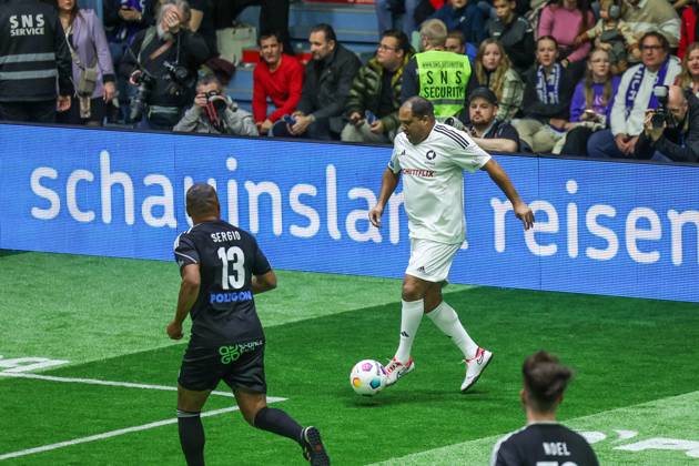 14.01.2024, Fussball, Saison 2023 2024,Hallenturnier in Gummersbach, Ex-Fussballer Ailton Gummersbach Schwalbe Arena Deutschland xRHR-FOTO TRx