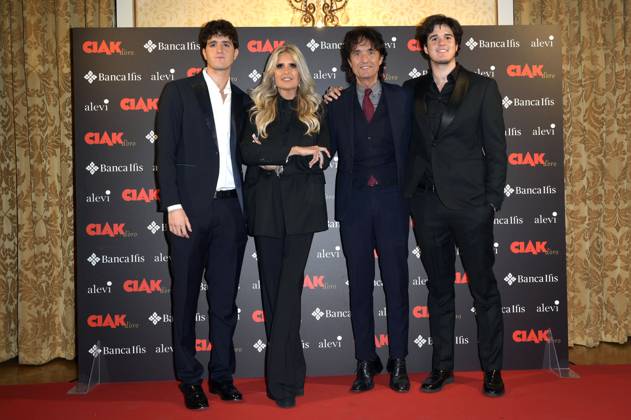 Valerio Base, Tiziana Rocca, Giulio Base und Vittorio Base bei der Verleihung des Filmpreises Ciak d oro 2023 im Palazzo Colonna. Rom, 20.01.2024