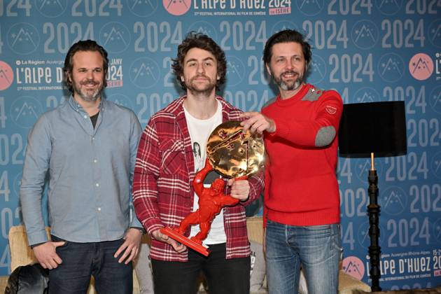 27th Alpe D Huez Festival Winners Photocall Florent Bernard and Producers attending the Winners Photocall during the 27th Alpe d Huez Film Festival in Alpe d Huez, France on January 20, 2024. Photo by Julien Reynaud APS-Medias ABACAPRESS.COM Alpe d Huez France  Copyright: xReynaudxJulien APS-Medias ABACAx