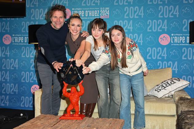 27th L Alpe d Huez Festival Winners Photocall Thomas Jouannet, Chloe Jouannet, Mado Jouannet and Ysee Jouannet (Prix du court metrage for Allez ma fillle ) posing for the photocall of the winners during the 27th Comedy Film Festival in L Alpe d?Huez, France, on January 20, 2024. Photo by Mireille Ampilhac ABACAPRESS.COM L Alpe d Huez France  Copyright: xAmpilhacxMireille ABACAx
