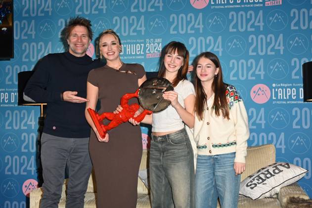 27th L Alpe d Huez Festival Winners Photocall Thomas Jouannet, Chloe Jouannet, Mado Jouannet and Ysee Jouannet (Prix du court metrage for Allez ma fillle ) posing for the photocall of the winners during the 27th Comedy Film Festival in L Alpe d?Huez, France, on January 20, 2024. Photo by Mireille Ampilhac ABACAPRESS.COM L Alpe d Huez France  Copyright: xAmpilhacxMireille ABACAx