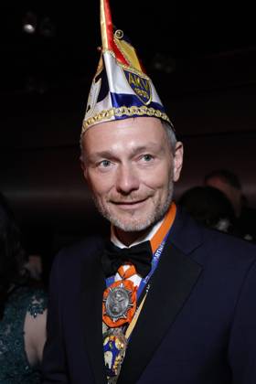 Bundesfinanzminister Christian Lindner (FDP) bei der Verleihung des Ordens wider den tierischen Ernst durch den Aachener Karnevalsvereins (AKV) in Aachen. Der Aachener Karnevalsverein will damit Persönlichkeiten ehren, die Humor und Menschlichkeit im Amt beweisen. Aachen, 27.01.2024 NRW Deutschland Copyright: xChristophxHardtx