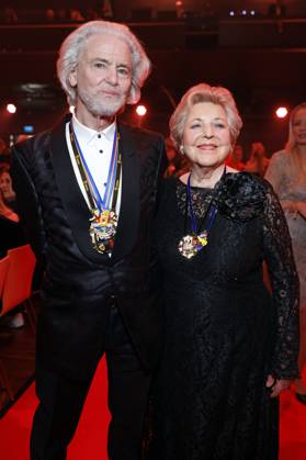 Unternehmer Hermann Bühlbecker und Schauspielerin Marie-Luise Marjan bei der Verleihung des Ordens wider den tierischen Ernst durch den Aachener Karnevalsvereins (AKV) in Aachen. Der Aachener Karnevalsverein will damit Persönlichkeiten ehren, die Humor und Menschlichkeit im Amt beweisen. Aachen, 27.01.2024 NRW Deutschland Copyright: xChristophxHardtx