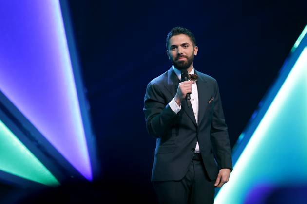 Comedian Khalid Bounouar bei der Verleihung des Ordens wider den tierischen Ernst durch den Aachener Karnevalsvereins (AKV) in Aachen. Der Aachener Karnevalsverein will damit Persönlichkeiten ehren, die Humor und Menschlichkeit im Amt beweisen. Aachen, 27.01.2024 NRW Deutschland Copyright: xChristophxHardtx