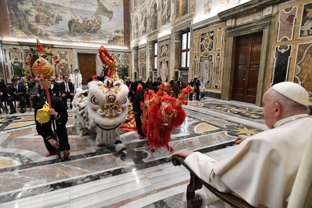 Bilder des Jahres 2024, News 02 Februar News Themen der Woche KW05 News Bilder des Tages Italy, Rome, Vatican,02-02-2024 Pope Francis receives Delegation of Italy China National Federation Photograph by Vatican Media Catholic Press Photo RESTRICTED TO EDITORIAL USE - NO MARKETING - NO ADVERTISING CAMPAIGNS  Copyright: x VaticanxMedia CPPx xipa-agencyx x VaticanxMedia CPPx IPA_Agency_IPA43131814