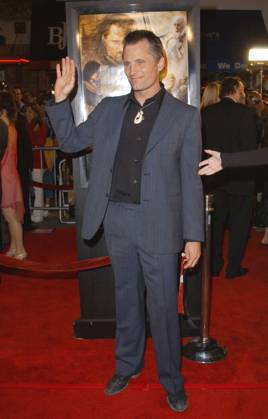 The Lord of The Rings:The Return of The King L.A. Premiere Viggo Mortensen attends The Lord of The Rings:The Return of The King L.A. Premiere held at The Mann Village Theatre. December 3,2003 ( ) Copyright 2003 by Debbie VanStory iPhoto.ca Los Angeles CA USA EDITORIAL USE ONLY Copyright: x( )xCopyrightx2003xbyxDebbiexVanStoryx VanStory,xDebbiex iphotos034536