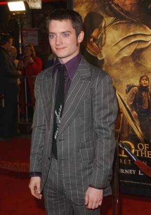 The Lord of The Rings:The Return of The King L.A. Premiere Elijah Woods attends The Lord of The Rings:The Return of The King L.A. Premiere held at The Mann Village Theatre. December 3,2003 ( ) Copyright 2003 by Debbie VanStory iPhoto.ca Los Angeles CA USA EDITORIAL USE ONLY Copyright: x( )xCopyrightx2003xbyxDebbiexVanStoryx VanStory,xDebbiex iphotos034557