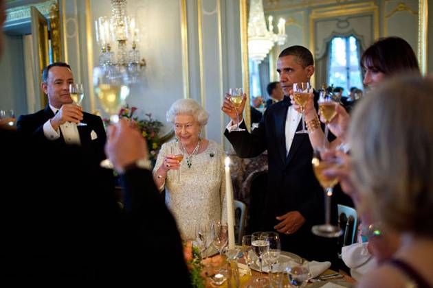 Toasts at Winfield House President Barack Obama offers a toast to Queen Elizabeth II during a dinner held in the Queen s honor at Winfield House in London, England, May 25, 2011. Actor Tom Hanks is pictured at left. Mandatory Credit: Pete Souza - White House via CNP London England EDITORIAL USE ONLY Copyright: xx PetexSouzax cnpphotos032328