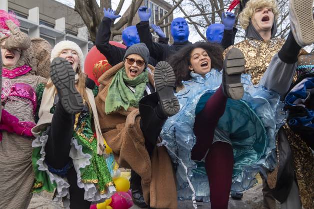 US actress Annette Bening, flanked by Harvard students, does a high kick with students following a parade, through the Harvard Yard in her honor, as she is named the Harvard University s Hasty Pudding Theatricals 2024 Woman of the Year in Cambridge, MA on Tuesday, February 06, 2024.  BOS20240206027 AmandaxSabga