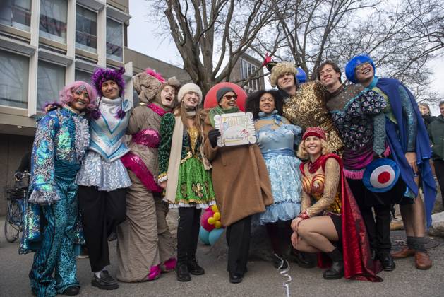US actress Annette Bening poses with the cast members of Harvards Hasty Pudding Theatrical Company following a parade, through the Harvard Yard in her honor, as she is named the Harvard University s Hasty Pudding Theatricals 2024 Woman of the Year in Cambridge, MA on Tuesday, February 06, 2024.  BOS20240206036 AmandaxSabga