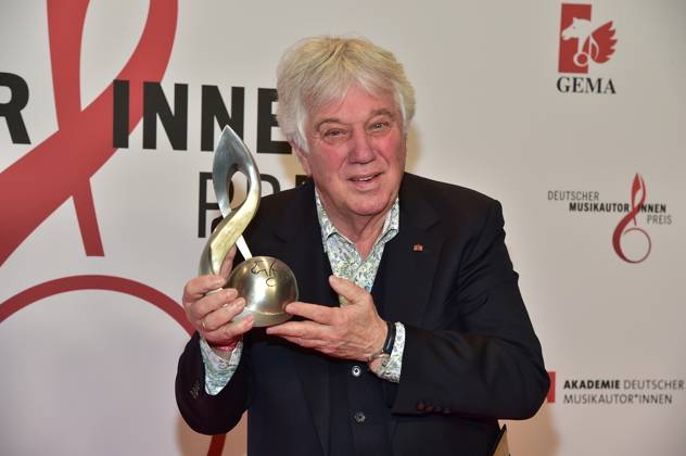 15. Deutschen Musikautor innenpreis Rolf Zuckowski, Musik & Engagment Ankunft zur Verleihung des 15. Deutschen Musikautor innenpreis im Hotel Ritz in Berlin, am 08.02.2024