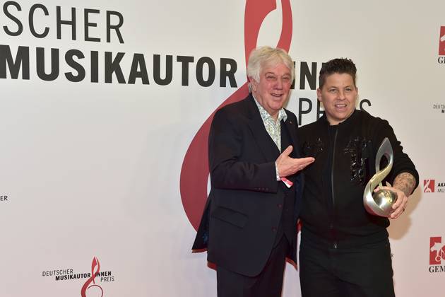 15. Deutschen Musikautor innenpreis Rolf Zuckowski, Kerstin Ott, Gewinnerin, Kategorie Schlager Ankunft zur Verleihung des 15. Deutschen Musikautor innenpreis im Hotel Ritz in Berlin, am 08.02.2024