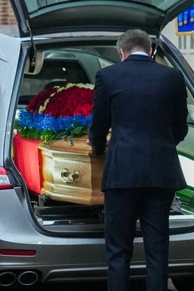 Le prince Emmanuel-Philibert de Savoie assiste Ã la veillÃ e funebre de son pere, le prince Victor-Emmanuel de Savoie, en l Eglise de Sant Uberto Ã Turin Le prince Emmanuel-Philibert de Savoie - VeillÃ e funebre du prince Victor-Emmanuel de Savoie, en l Eglise de Sant Uberto Ã Turin, en prÃ sence de sa veuve Marina Ricolfi-Doria, de son fils, le prince Emmanuel-Philibert de Savoie avec sa femme la princesse Clotilde Courau et leurs filles les princesses Vittoria et Louisa, le 9 fÃ vrier 2024. Le fils du dernier roi d Italie s est Ã teint le 3 fÃ vrier 2024 Ã l Ã¢ge de 86 ans. Prince Emanuele Filiberto pauses and pays respect to his father prince Vittorio Emanuele di Savoia in Saint Hubert Chapel in the Reggia of Venaria Reale, near T  Copyright: xLuciaxSabatellix xBestimagexLuciaxSabatellix xBestimagex