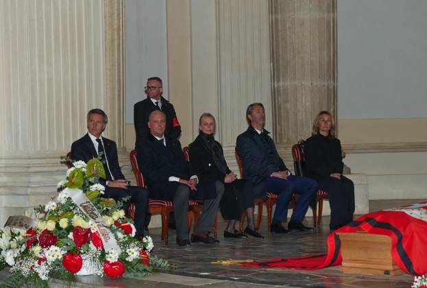 Le prince Emmanuel-Philibert de Savoie assiste Ã la veillÃ e funebre de son pere, le prince Victor-Emmanuel de Savoie, en l Eglise de Sant Uberto Ã Turin La princesse HÃ lene de Yougoslavie avec son mari Stanislas Fourgeron et Serge de Yougoslavie - VeillÃ e funebre du prince Victor-Emmanuel de Savoie, en l Eglise de Sant Uberto Ã Turin, en prÃ sence de sa veuve Marina Ricolfi-Doria, de son fils, le prince Emmanuel-Philibert de Savoie avec sa femme la princesse Clotilde Courau et leurs filles les princesses Vittoria et Louisa, le 9 fÃ vrier 2024. Le fils du dernier roi d Italie s est Ã teint le 3 fÃ vrier 2024 Ã l Ã¢ge de 86 ans. Emanuele Filiberto of Savoy, Serge of Yugoslavia, Princess Helene of Yugoslavia and her husband Stanisla  Copyright: xLuciaxSabatellix xBestimagexLuciaxSabatellix xBestimagex