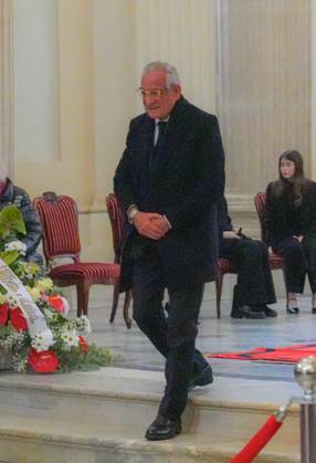 Le prince Emmanuel-Philibert de Savoie assiste Ã la veillÃ e funebre de son pere, le prince Victor-Emmanuel de Savoie, en l Eglise de Sant Uberto Ã Turin VeillÃ e funebre du prince Victor-Emmanuel de Savoie, en l Eglise de Sant Uberto Ã Turin, en prÃ sence de sa veuve Marina Ricolfi-Doria, de son fils, le prince Emmanuel-Philibert de Savoie avec sa femme la princesse Clotilde Courau et leurs filles les princesses Vittoria et Louisa, le 9 fÃ vrier 2024. Le fils du dernier roi d Italie s est Ã teint le 3 fÃ vrier 2024 Ã l Ã¢ge de 86 ans. A guest attend the mourning of Vittorio Emanuele di Savoia on the eve of his funeral ceremony in Saint Hubert Chapel in the Reggia of Venaria Reale, near Turin, on February 9, 2024, Italy. Turin Italie  Copyright: xLuciaxSabatellix xBestimagexLuciaxSabatellix xBestimagex