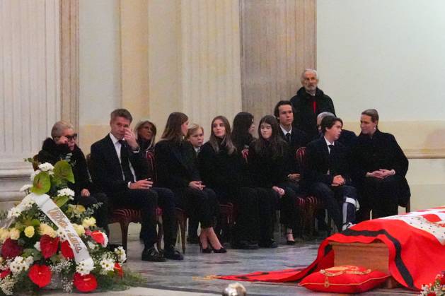 Le prince Emmanuel-Philibert de Savoie assiste Ã la veillÃ e funebre de son pere, le prince Victor-Emmanuel de Savoie, en l Eglise de Sant Uberto Ã Turin VeillÃ e funebre du prince Victor-Emmanuel de Savoie, en l Eglise de Sant Uberto Ã Turin, en prÃ sence de sa veuve Marina Ricolfi-Doria, de son fils, le prince Emmanuel-Philibert de Savoie avec sa femme la princesse Clotilde Courau et leurs filles les princesses Vittoria et Louisa, le 9 fÃ vrier 2024. Le fils du dernier roi d Italie s est Ã teint le 3 fÃ vrier 2024 Ã l Ã¢ge de 86 ans. Marina Doria of Savoy, widow of Vittorio Emanuele di Savoia, Prince Emanuele Filiberto of Savoy, his wife Princess Clotilde Courau of Savoy, their daughters Princesses Vittoria and Luisa of Savoy, Mari  Copyright: xLuciaxSabatellix xBestimagexLuciaxSabatellix xBestimagex