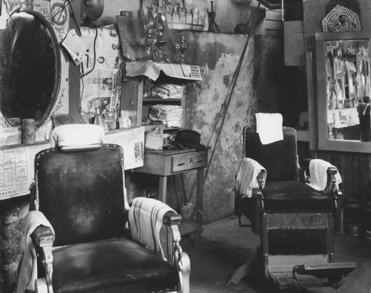 Negro barber shop in Atlanta, Georgia, 1936 (b w photo) 3666505 Negro barber shop in Atlanta, Georgia, 1936 (b w photo) by Evans, Walker (1903-75); Private Collection; (add.info.: Photograph possibly taken for the U.S. Resettlement Administration: a New Deal U.S. federal agency that, between April 1935 and December 1936, relocated struggling urban and rural families to communities planned by the federal government.). Copyright: xBridgemanxImagesx 3666505