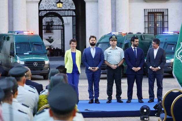 Santiago, February 14, 2024 The President of the Republic, Gabriel Boric, together with the Minister of the Interior and Public Security, Carolina Toha and the Director of Gendarmeria, Sebastian Urra, delivered new institutional vehicles to Gendarmeria de Chile at the Plaza de la Constitucion Marcelo Hernandez Aton Chile, Santiago Chile Aton 872831 Copyright: MARCELOxHERNANDEZ ATONxCHILE