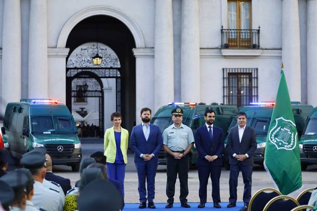 Santiago, February 14, 2024 The President of the Republic, Gabriel Boric, together with the Minister of the Interior and Public Security, Carolina Toha and the Director of Gendarmeria, Sebastian Urra, deliver new institutional vehicles to Gendarmeria de Chile in the Plaza de la Constitucion Marcelo Hernandez Aton Chile, Santiago Chile Aton 872832 Copyright: MARCELOxHERNANDEZ ATONxCHILE