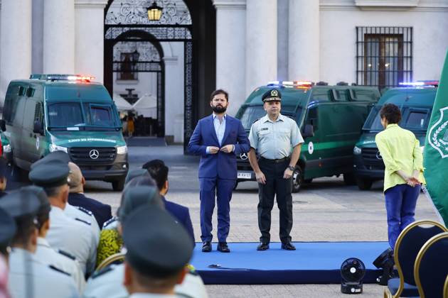 Santiago, February 14, 2024 The President of the Republic, Gabriel Boric, together with the Minister of the Interior and Public Security, Carolina Toha and the Director of Gendarmeria, Sebastian Urra, delivered new institutional vehicles to Gendarmeria de Chile at the Plaza de la Constitucion Marcelo Hernandez Aton Chile, Santiago Chile Aton 872833 Copyright: MARCELOxHERNANDEZ ATONxCHILE