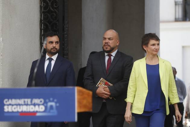 Santiago, February 14, 2024 The President of the Republic, together with the Minister of the Interior and Public Security, the Minister of Finance, the Undersecretary of the Interior, the Undersecretary of Crime Prevention, the Undersecretary of Defense, and the Undersecretary of Justice and Human Rights, participates in the first se Copyright: JONNATHANxOYARZUN ATONxCHILE