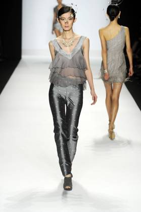 Project Runway Way Ready to Wear Spring Summer 2011 New York Ready to wear Spring summer 201_Project_Runway_ NEW_YORK_fashion_week_september_2010, Credit:Zeppelin Photo Avalon Copyright: xZeppelinxPhotox xAvalonx 0552224823