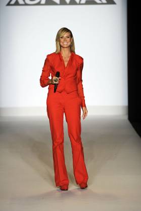 Project Runway Way Ready to Wear Spring Summer 2011 New York Project Runway Way Ready to Wear Spring Summer 2011 New York, Credit:Zeppelin Photo Avalon Copyright: xZeppelinxPhotox xAvalonx 0552224825