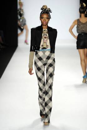 Project Runway Way Ready to Wear Spring Summer 2011 New York Project Runway Way Ready to Wear Spring Summer 2011 New York, Credit:Zeppelin Photo Avalon Copyright: xZeppelinxPhotox xAvalonx 0552224897