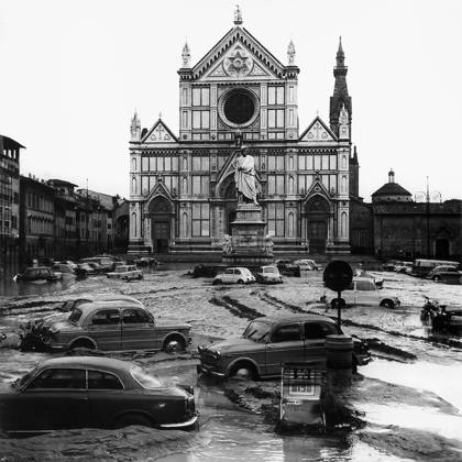 View of Piazza Santa Croce after the flood that swept through Florence in November of 1966 (b w photo) 493849 View of Piazza Santa Croce after the flood that swept through Florence in November of 1966 (b w photo); Alinari. Copyright: xAlinarix xBridgemanxImagesx 493849