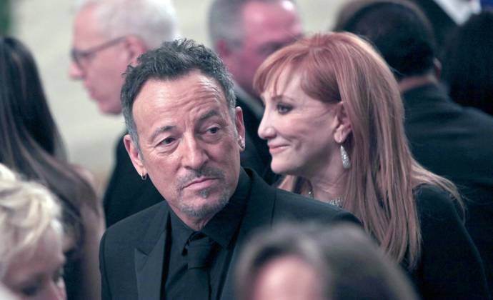 Bruce Springsteen and wife Patti Scialfal at the reception in the East Room of the White House in Washington, D.C. for the 37th Kennedy Center Honorees on Sunday, December 7, 2014. Credit: Dennis Brack Pool via CNP EDITORIAL USE ONLY Copyright: xx x cnpphotos051189
