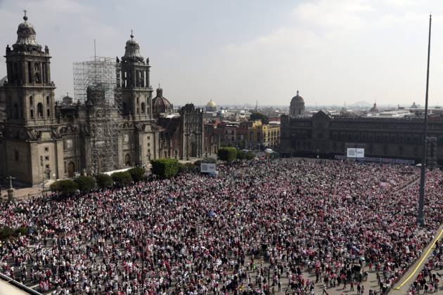 Bilder des Jahres 2024, News 02 Februar News Themen der Woche KW07 News Bilder des Tages March For Our Democracy Rally - Mexico City Persons join the rally to support March for Our Democracy movement at the Mexico City Zocalo. Mexico City, Mexico, February 18, 2024. Photo by Luis Barron Eyepix Group ABACAPRESS.COM Mexico City Mexico  Copyright: xBarronxLuis Eyepix ABACAx