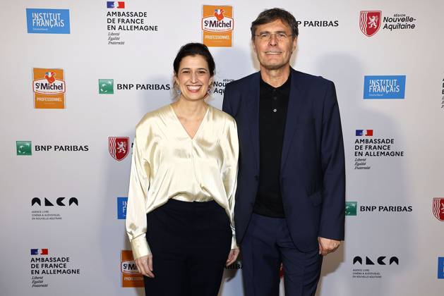 Die beiden Preistraeger Leila Hamid und Martin Kochendoerfer (beide X Verleih AG) bei der Verleihung vom Ritterorden fuer Kunst und Literatur im Rahmen der Berlinale Soiree Francaise du Cinema in der Franzoesischen Botschaft am 19.02.2024 in Berlin Berlinale Soiree Francaise 2024- Verleihung vom Chevalier Orden fuer Leila Hamid & Martin Kochendoerfer