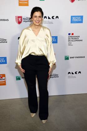 Preistraegerin Leila Hamid (X Verleih AG Vorstand) bei der Verleihung vom Ritterorden fuer Kunst und Literatur im Rahmen der Berlinale Soiree Francaise du Cinema in der Franzoesischen Botschaft am 19.02.2024 in Berlin Berlinale Soiree Francaise 2024- Verleihung vom Chevalier Orden fuer Leila Hamid & Martin Kochendoerfer