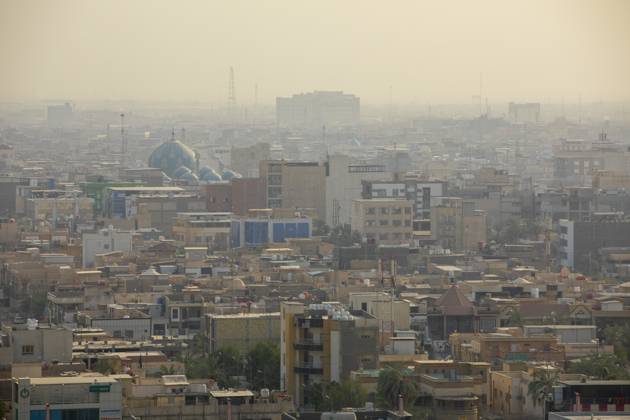 The Slow Death of Shatt al-Arab 08 17 2022 Basra, Iraq. A view of Basra city in extremely hot and dusty summer weather. Basra Basra Iraq Copyright: xYounesxMohammadx