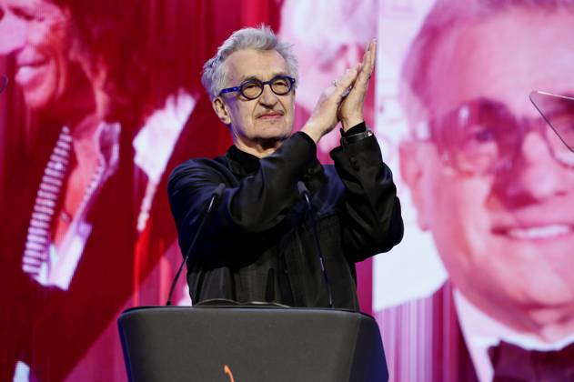 Wim Wenders bei der Verleihung des Goldenen Ehrenbären an Martin Scorsese auf der Berlinale 2024 74. Internationale Filmfestspiele Berlin im Berlinale Palast. Berlin, 20.02.2024