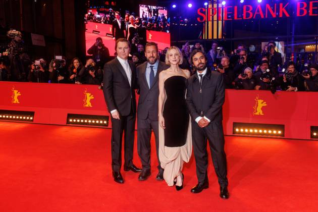 Berlinale - Spaceman Premiere Paul Dano, Adam Sandler, Carey Mulligan und Kunal Nayyar bei der Premiere zu Spaceman im Berlinale Palast anlässlich der 74. Internationalen Filmfestspiele Berlin am 21.02.2024 . Copyright: xEventpressxKochanx
