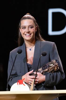 49eme Ã dition de la cÃ rÃ monie des CÃ sar Ã l?Olympia Ã Paris Adele Exarchopoulos (CÃ sar de la meilleure actrice dans un second rÃ le pour Â« Je Verrai Toujours Vos Visages Â» - 49eme Ã dition de la cÃ rÃ monie des CÃ sar Ã l?Olympia Ã Paris le 23 fÃ vrier 2024 Dominique Jacovides Olivier Borde Bestimage 49th Cesar Film Awards at L Olympia on February 23, 2024 in Paris Paris France  Copyright: xBORDE-JACOVIDESx xBESTIMAGExBORDE-JACOVIDESx xBESTIMAGEx