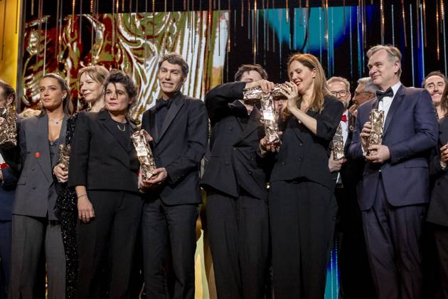 49eme à dition de la cà rà monie des Cà sar à l?Olympia à Paris Adele Exarchopoulos (Cà sar de la meilleure actrice dans un second rà le pour « Je Verrai Toujours Vos Visages », Sandra Hüller, Cà sar de la meilleure actrice pour Anatomie d?une chute, Marie-Ange Luciani, David Thion, Dali Benssalah, Justine Triet, Cà sar de la meilleur rà alisation Pour Anatomie D?une Chute, Cà sar du meilleur scà nario original Pour Anatomie D?une Chute, Cà sar du meilleur film Pour Anatomie D?une Chute, Christopher Nolan (Cà sar d?Honneur) - 49eme à dition de la cà rà monie des Cà sar à l?Olympia à Paris le 23 fà vrier 2024 Dominique Jacovides Olivier Borde Bestimage 49th Cesar Film Awards at L Olympia Copyright: xBORDE-JACOVIDESx xBESTIMAGExBORDE-JACOVIDESx xBESTIMAGEx