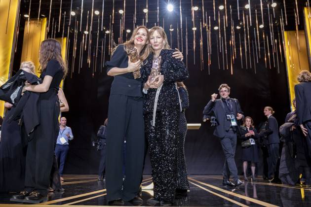 49eme Ã dition de la cÃ rÃ monie des CÃ sar Ã l?Olympia Ã Paris Sandra Hüller, CÃ sar de la meilleure actrice pour Anatomie d?une chute et Justine Triet, CÃ sar de la meilleur rÃ alisation Pour Anatomie D?une Chute, CÃ sar du meilleur scÃ nario original Pour Anatomie D?une Chute, CÃ sar du meilleur film Pour Anatomie D?une Chute - 49eme Ã dition de la cÃ rÃ monie des CÃ sar Ã l?Olympia Ã Paris le 23 fÃ vrier 2024 Dominique Jacovides Olivier Borde Bestimage 49th Cesar Film Awards at L Olympia on February 23, 2024 in Paris Paris France  Copyright: xBORDE-JACOVIDESx xBESTIMAGExBORDE-JACOVIDESx xBESTIMAGEx