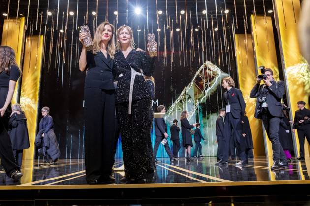 49eme Ã dition de la cÃ rÃ monie des CÃ sar Ã l?Olympia Ã Paris Sandra Hüller, CÃ sar de la meilleure actrice pour Anatomie d?une chute et Justine Triet, CÃ sar de la meilleur rÃ alisation Pour Anatomie D?une Chute, CÃ sar du meilleur scÃ nario original Pour Anatomie D?une Chute, CÃ sar du meilleur film Pour Anatomie D?une Chute - 49eme Ã dition de la cÃ rÃ monie des CÃ sar Ã l?Olympia Ã Paris le 23 fÃ vrier 2024 Dominique Jacovides Olivier Borde Bestimage 49th Cesar Film Awards at L Olympia on February 23, 2024 in Paris Paris France  Copyright: xBORDE-JACOVIDESx xBESTIMAGExBORDE-JACOVIDESx xBESTIMAGEx